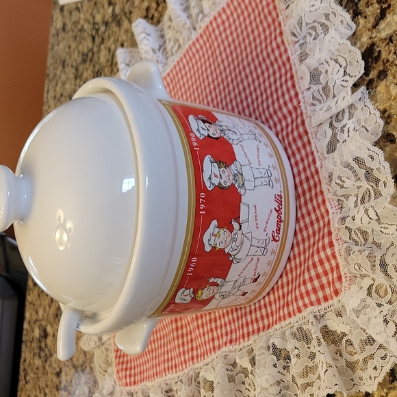 Vintage retired Campbell's Soup Tureen